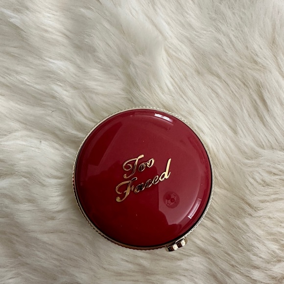 Too Faced
Cloud Crush Blurring Blush - Picture 5 of 6